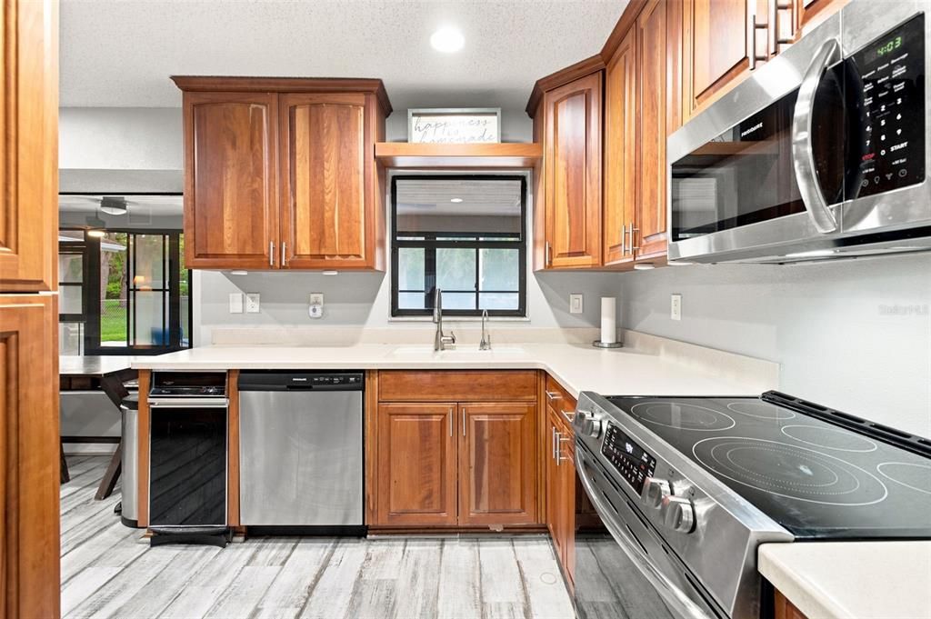 En Venta: $699,000 (5 camas, 3 baños, 3129 Pies cuadrados)