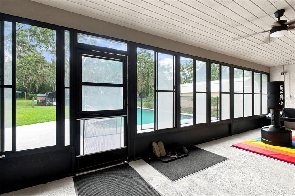 En Venta: $699,000 (5 camas, 3 baños, 3129 Pies cuadrados)