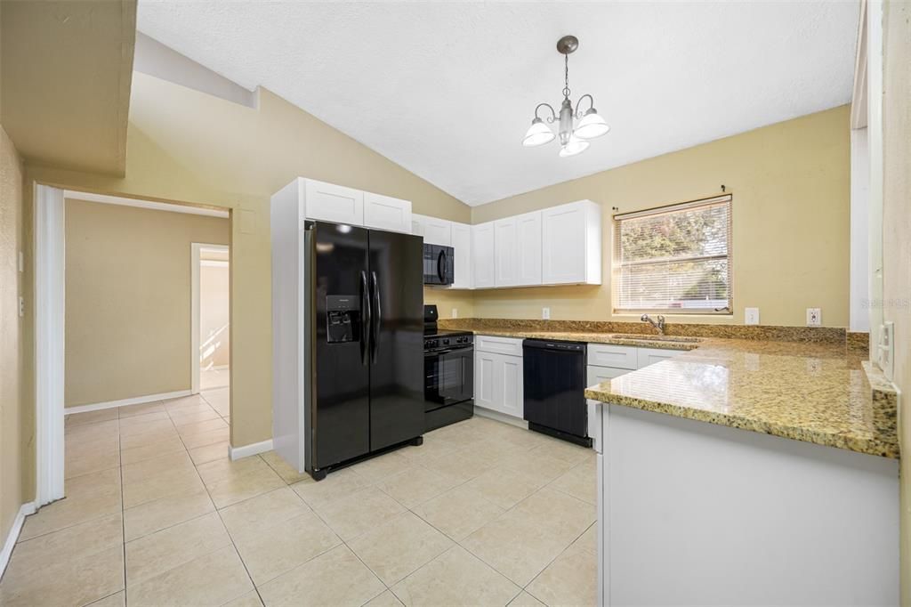 For Rent: $2,395 (3 beds, 2 baths, 1443 Square Feet)