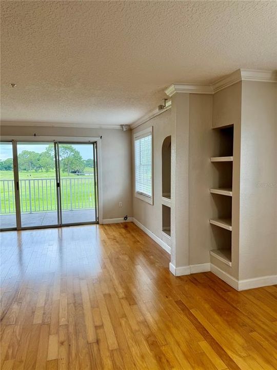 For Sale: $229,000 (2 beds, 2 baths, 1288 Square Feet)