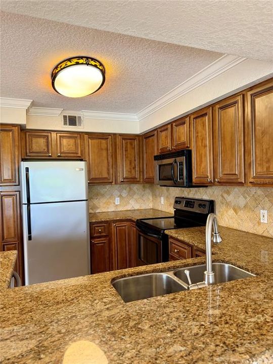 For Sale: $229,000 (2 beds, 2 baths, 1288 Square Feet)