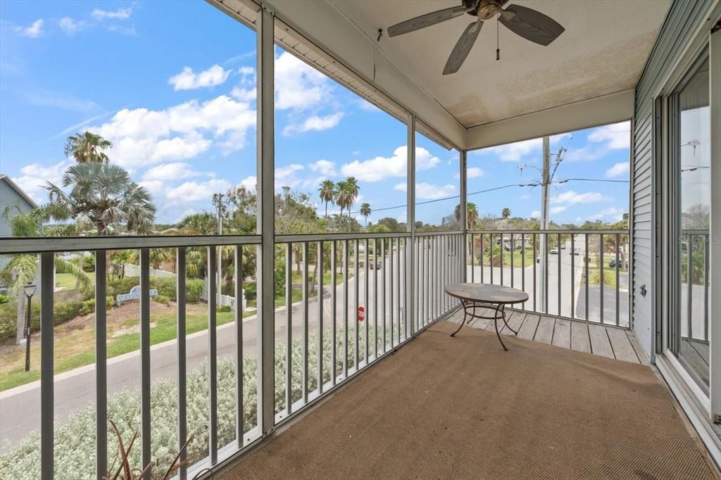 Active With Contract: $649,000 (3 beds, 3 baths, 1616 Square Feet)