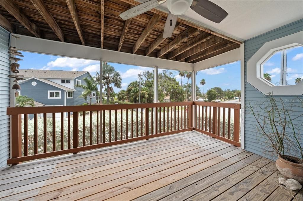 Active With Contract: $649,000 (3 beds, 3 baths, 1616 Square Feet)