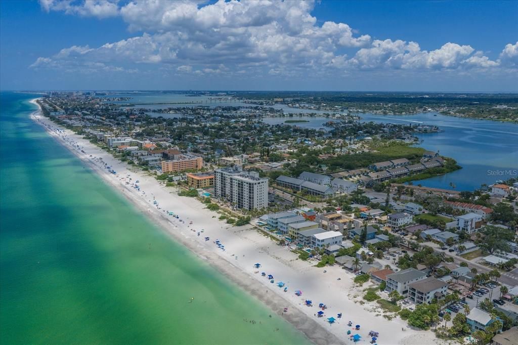Active With Contract: $649,000 (3 beds, 3 baths, 1616 Square Feet)