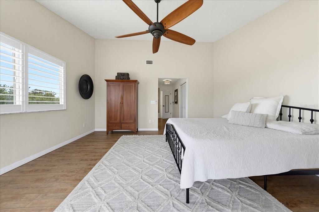 Active With Contract: $649,000 (3 beds, 3 baths, 1616 Square Feet)
