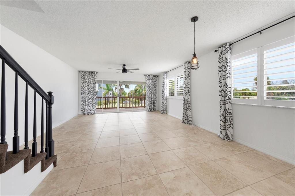 Active With Contract: $649,000 (3 beds, 3 baths, 1616 Square Feet)