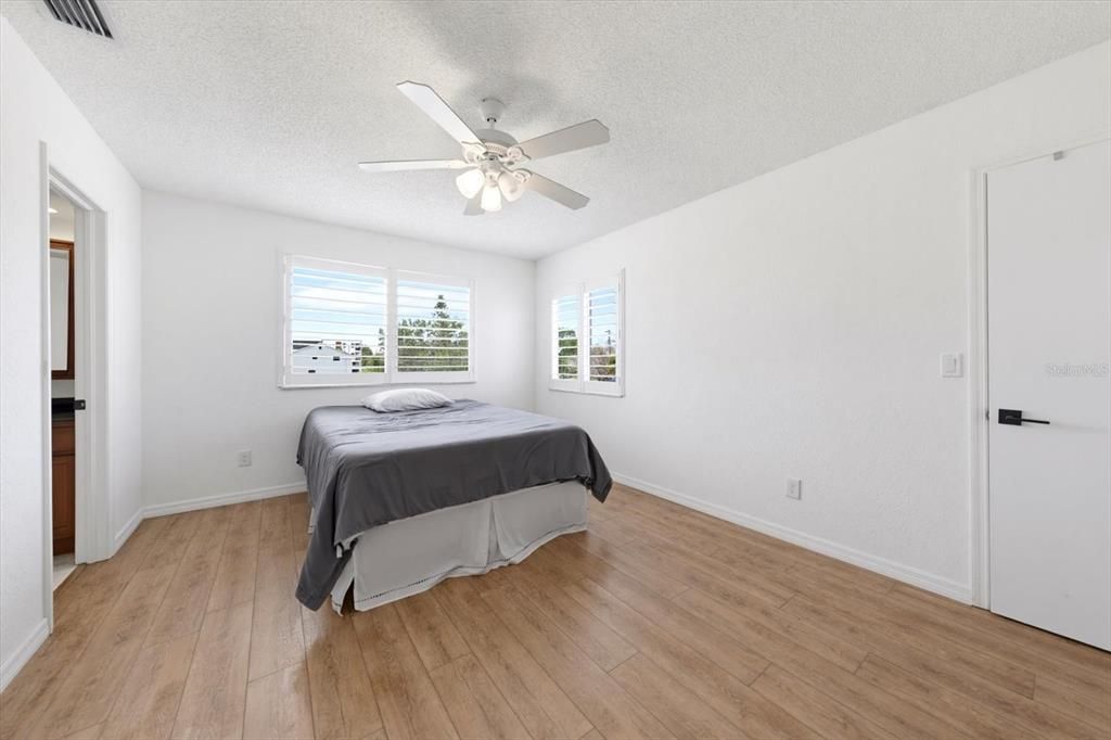 Active With Contract: $649,000 (3 beds, 3 baths, 1616 Square Feet)
