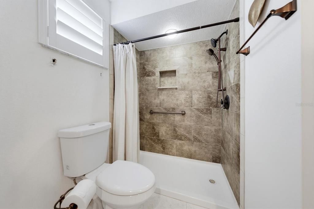 Active With Contract: $649,000 (3 beds, 3 baths, 1616 Square Feet)