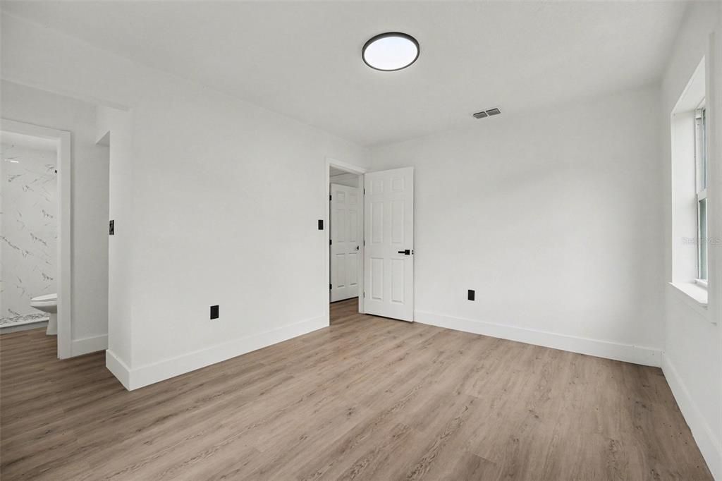 For Sale: $439,900 (4 beds, 3 baths, 1672 Square Feet)
