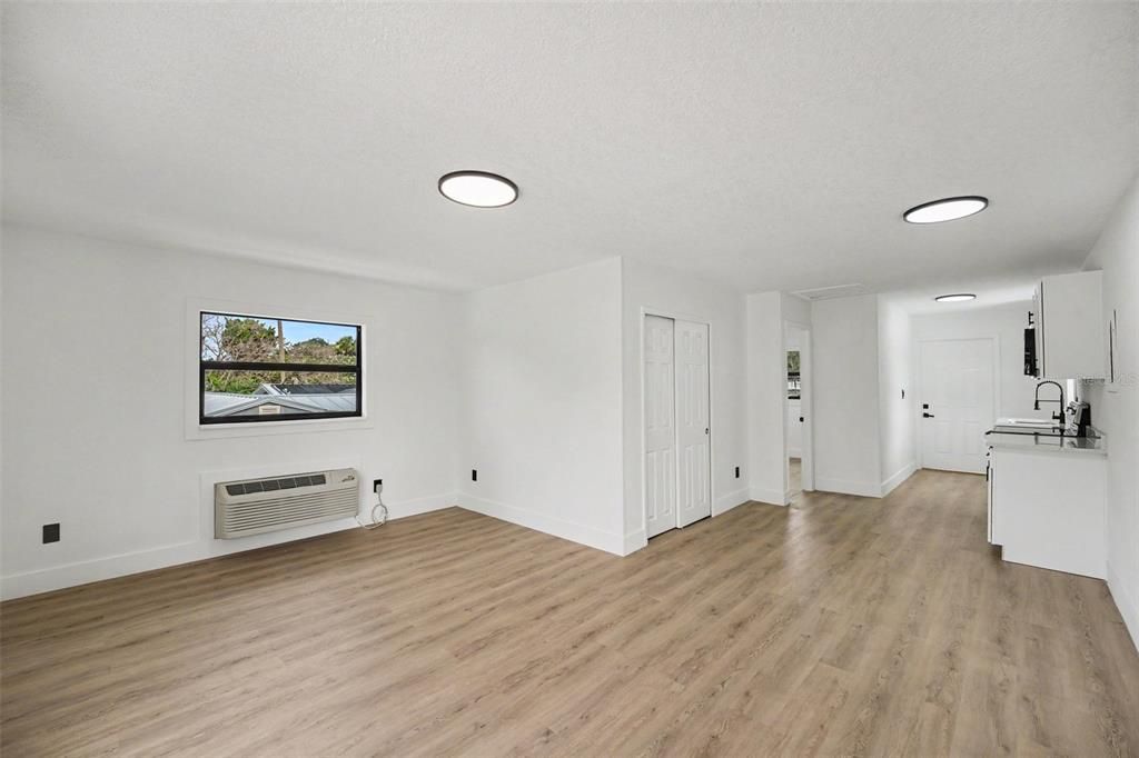 For Sale: $439,900 (4 beds, 3 baths, 1672 Square Feet)