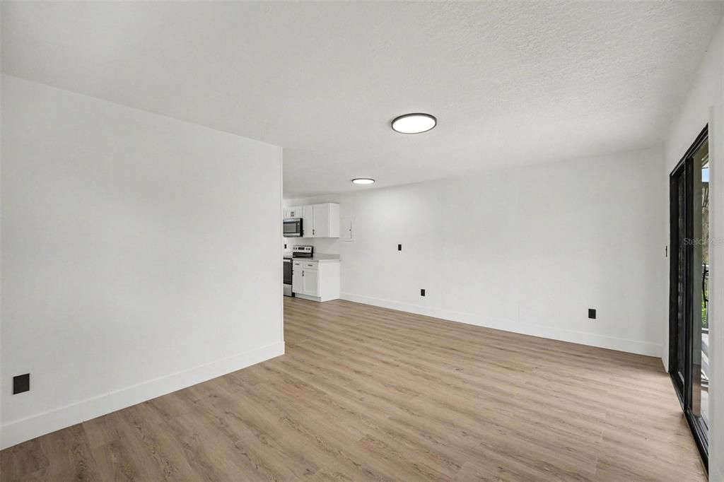 For Sale: $439,900 (4 beds, 3 baths, 1672 Square Feet)