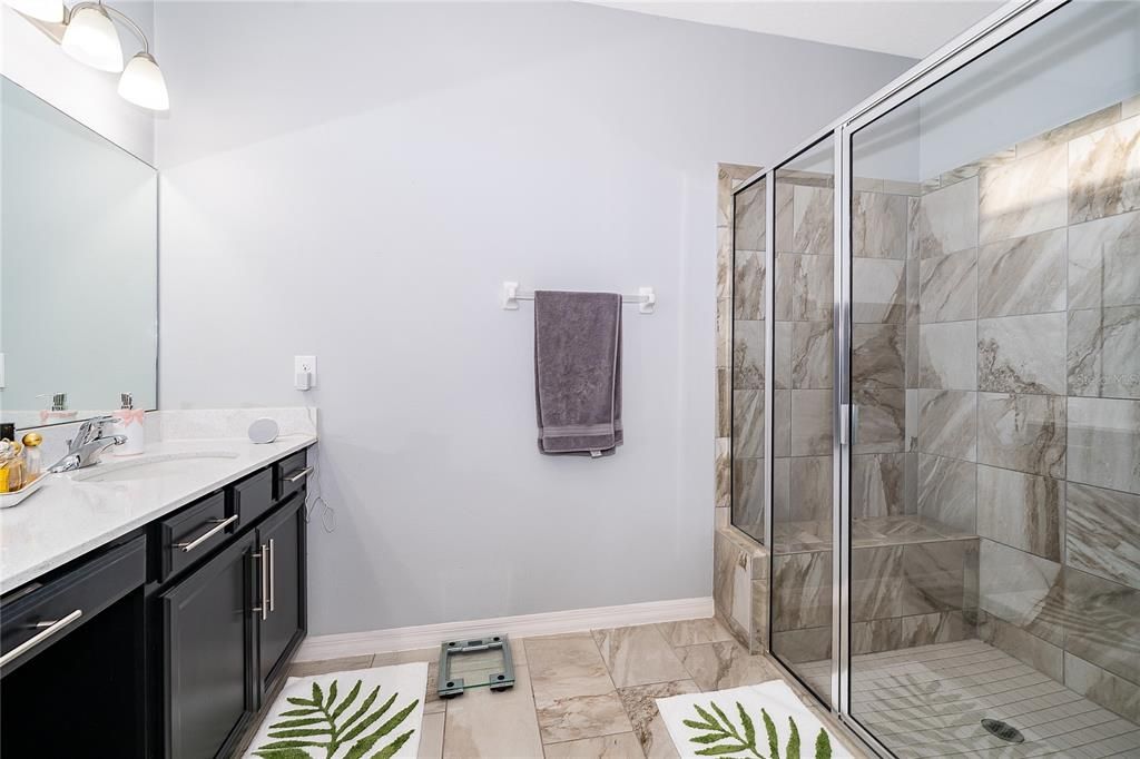 En Venta: $439,000 (3 camas, 2 baños, 1969 Pies cuadrados)