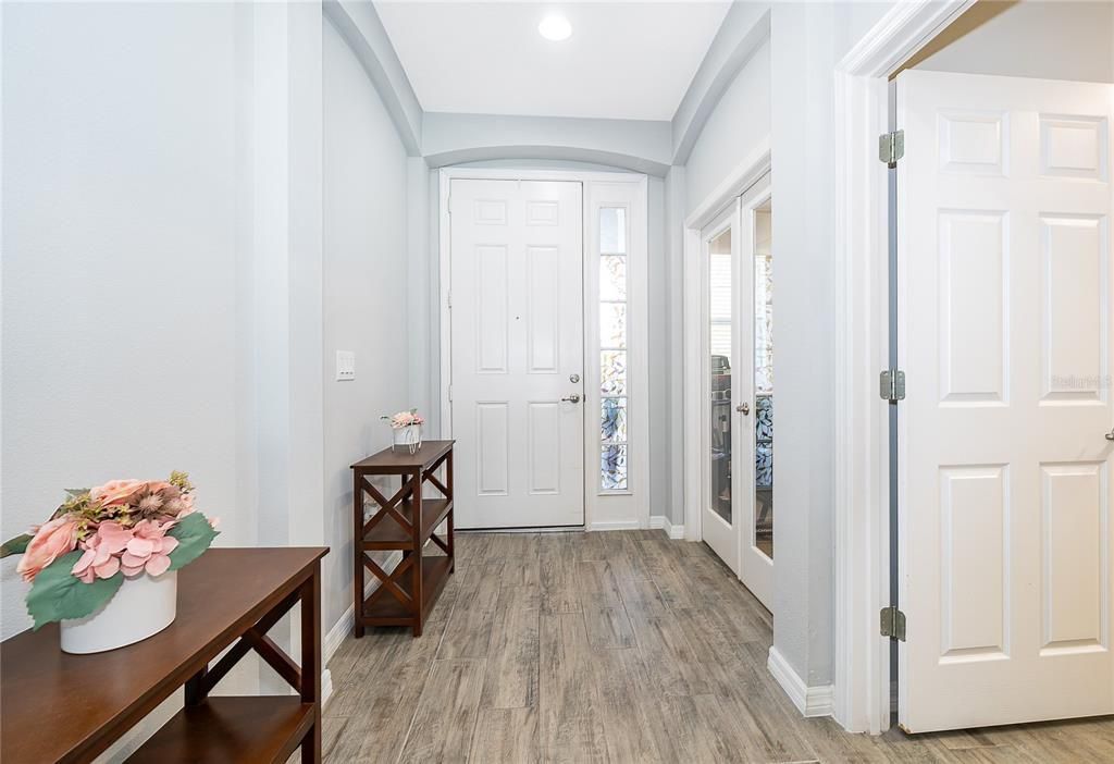 En Venta: $439,000 (3 camas, 2 baños, 1969 Pies cuadrados)