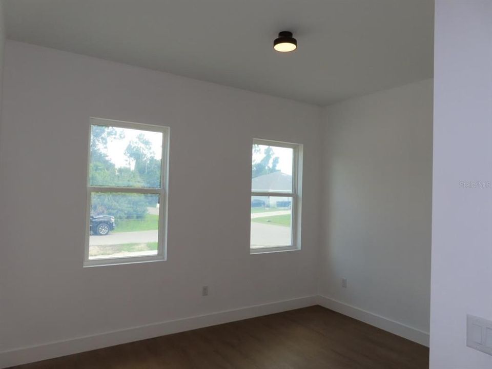 En Venta: $429,000 (4 camas, 3 baños, 1975 Pies cuadrados)
