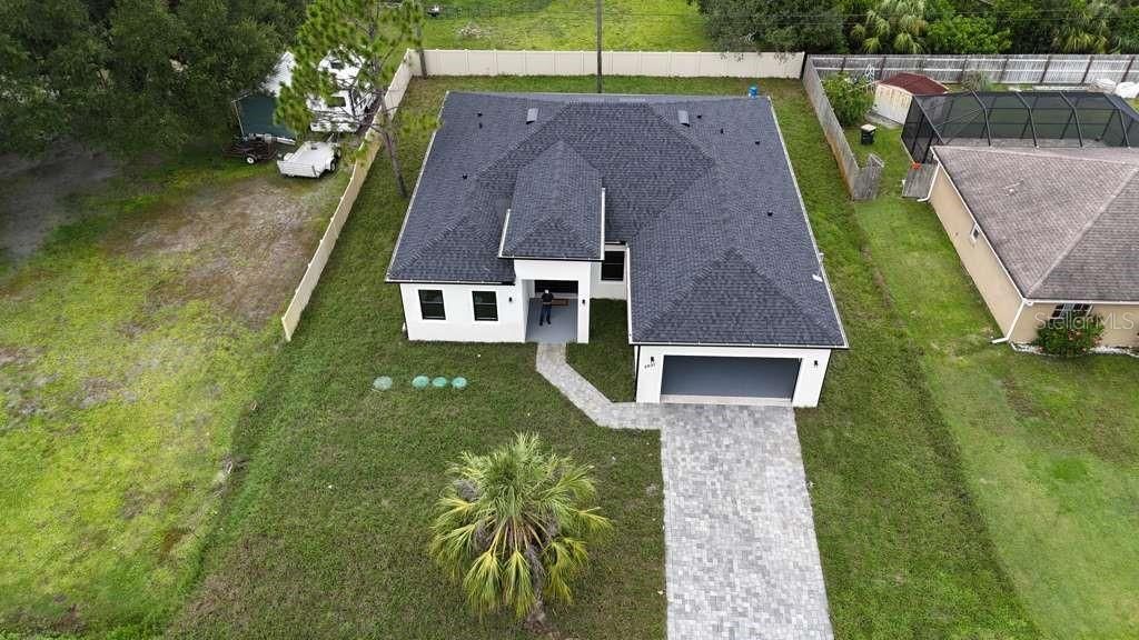 En Venta: $429,000 (4 camas, 3 baños, 1975 Pies cuadrados)