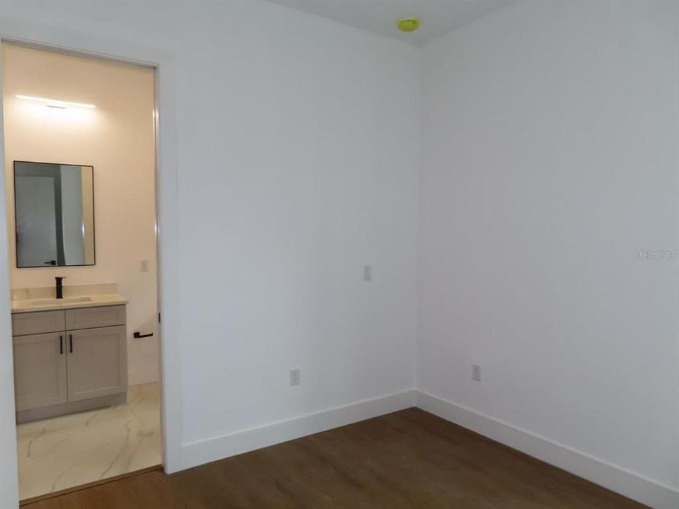 En Venta: $429,000 (4 camas, 3 baños, 1975 Pies cuadrados)