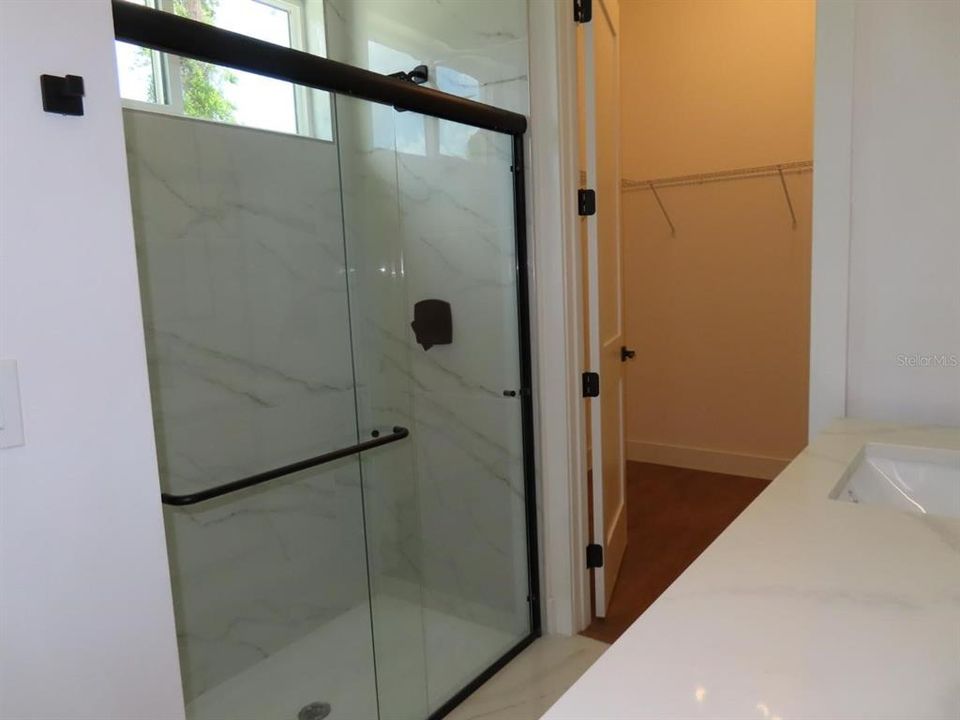 En Venta: $429,000 (4 camas, 3 baños, 1975 Pies cuadrados)