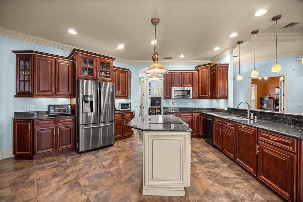 Active With Contract: $560,000 (3 beds, 2 baths, 2631 Square Feet)