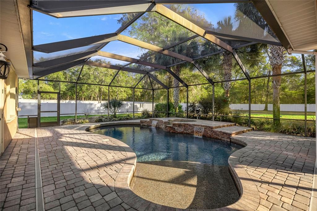 Active With Contract: $560,000 (3 beds, 2 baths, 2631 Square Feet)