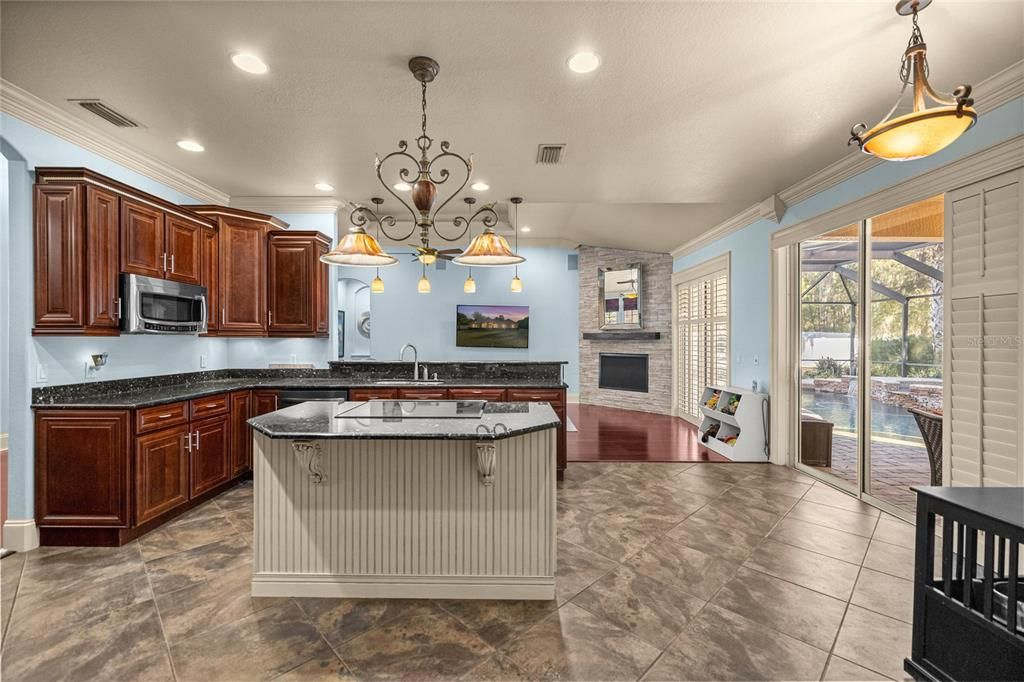 Active With Contract: $560,000 (3 beds, 2 baths, 2631 Square Feet)