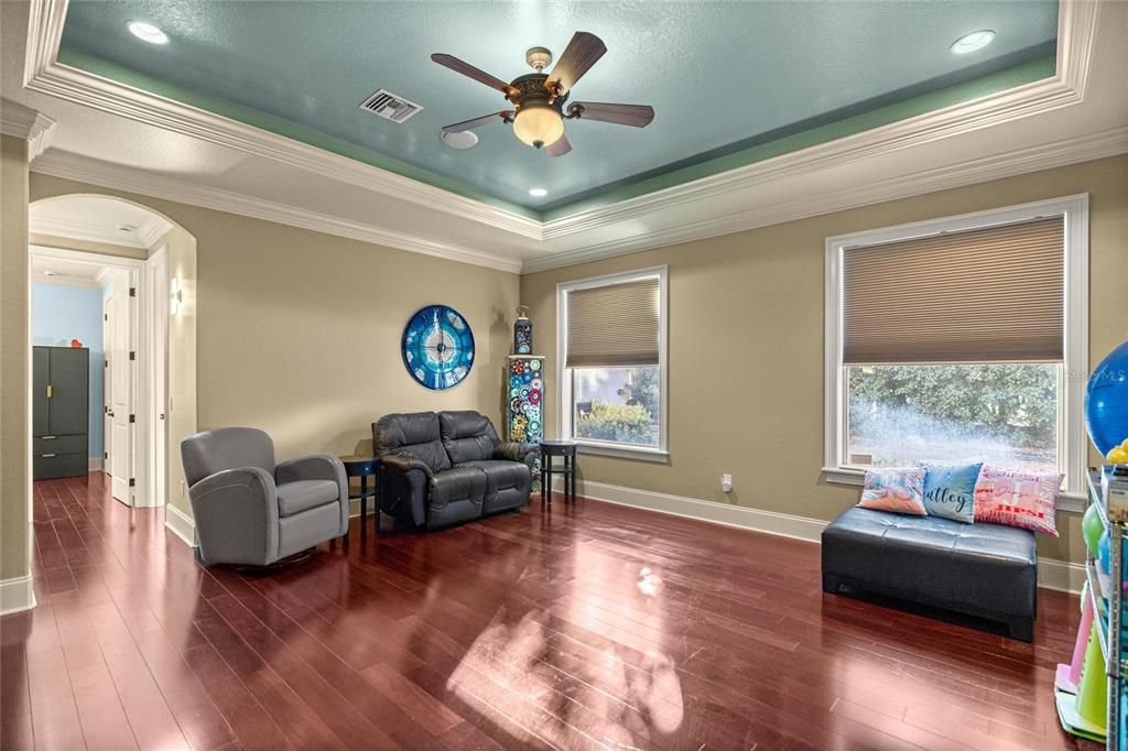 Active With Contract: $560,000 (3 beds, 2 baths, 2631 Square Feet)