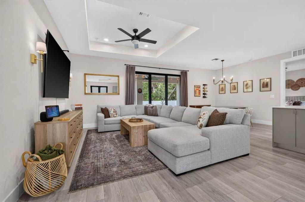 На продажу: $399,000 (3 спален, 2 ванн, 1733 Квадратных фут)