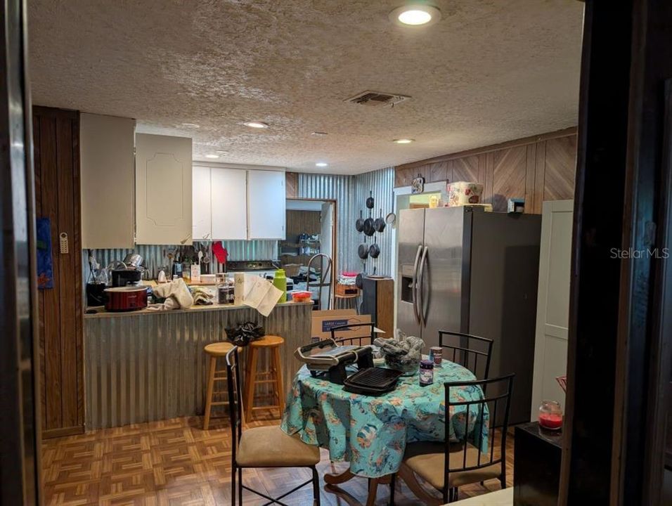 На продажу: $79,000 (3 спален, 1 ванн, 1295 Квадратных фут)