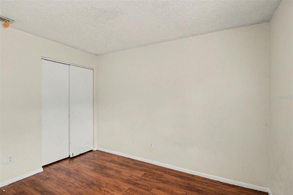 For Sale: $299,900 (3 beds, 2 baths, 1090 Square Feet)