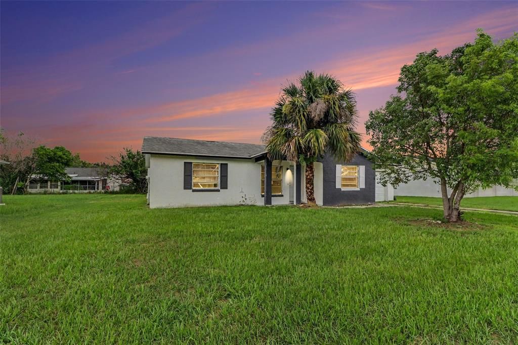 For Sale: $299,900 (3 beds, 2 baths, 1090 Square Feet)