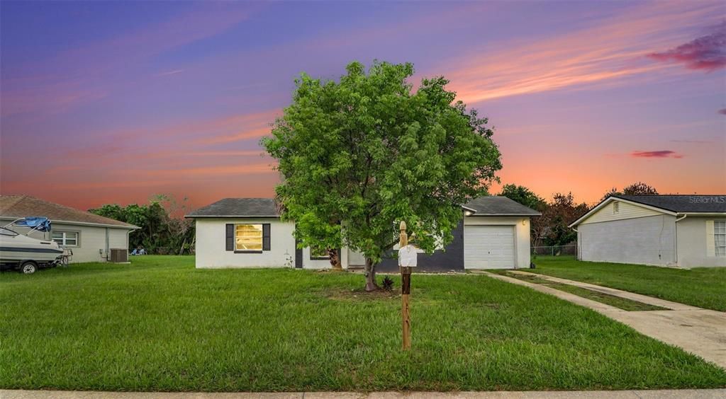 For Sale: $299,900 (3 beds, 2 baths, 1090 Square Feet)