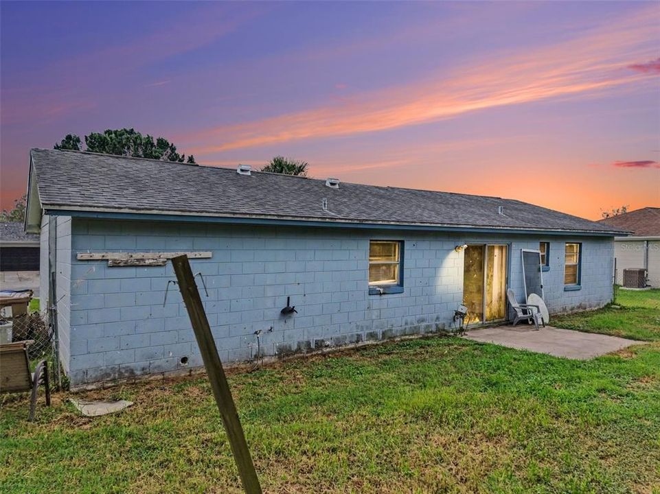 For Sale: $299,900 (3 beds, 2 baths, 1090 Square Feet)