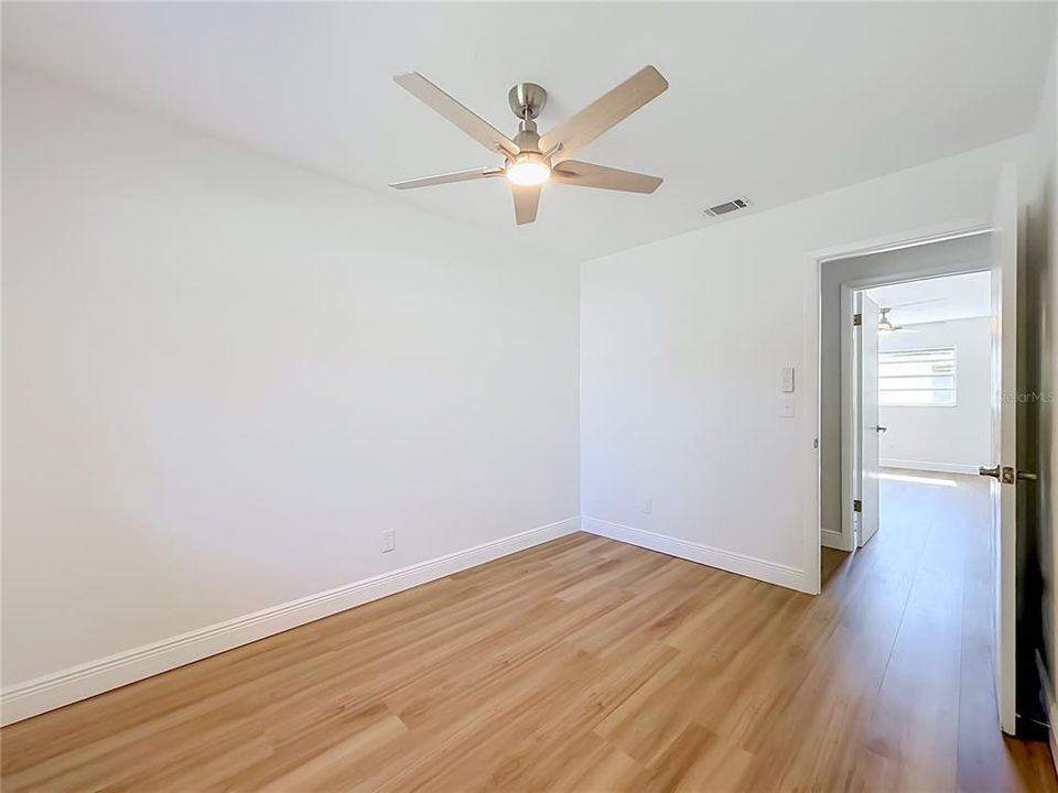 En Venta: $265,000 (4 camas, 2 baños, 1292 Pies cuadrados)