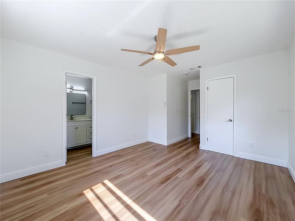 En Venta: $265,000 (4 camas, 2 baños, 1292 Pies cuadrados)