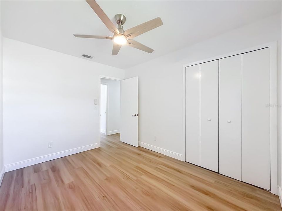 En Venta: $265,000 (4 camas, 2 baños, 1292 Pies cuadrados)