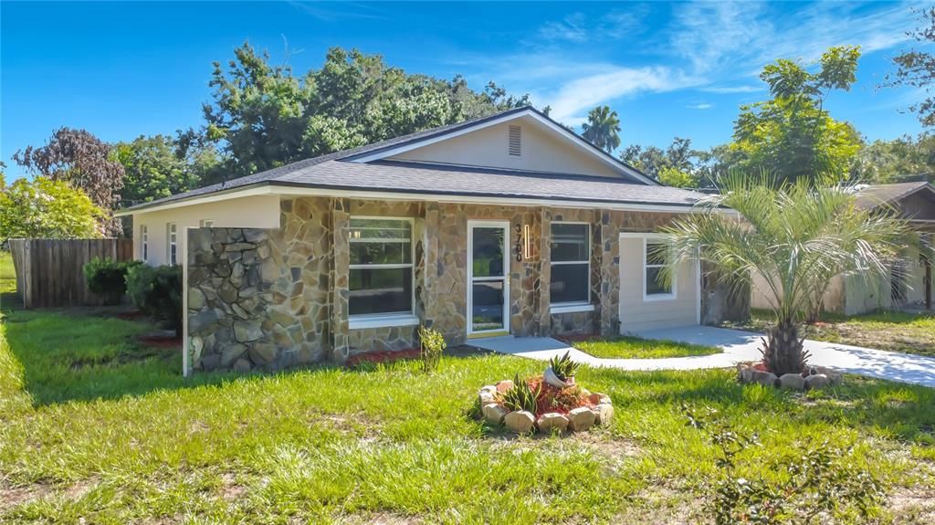 En Venta: $265,000 (4 camas, 2 baños, 1292 Pies cuadrados)