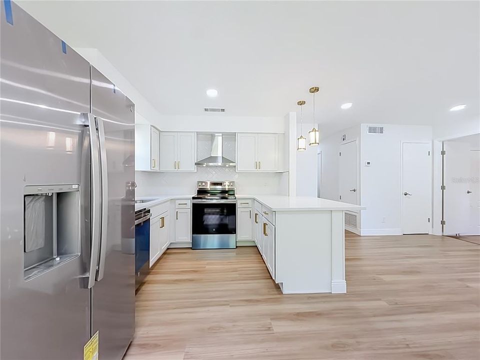 En Venta: $265,000 (4 camas, 2 baños, 1292 Pies cuadrados)