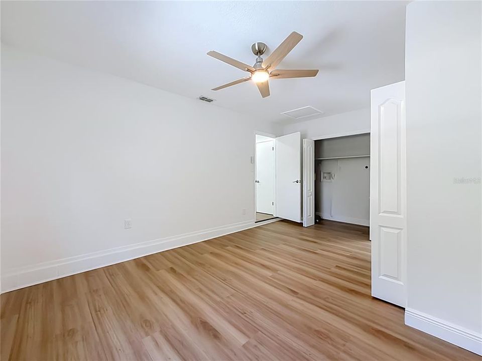 En Venta: $265,000 (4 camas, 2 baños, 1292 Pies cuadrados)