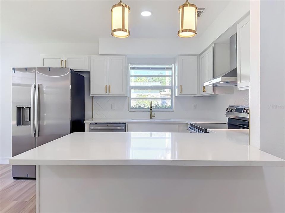 En Venta: $265,000 (4 camas, 2 baños, 1292 Pies cuadrados)