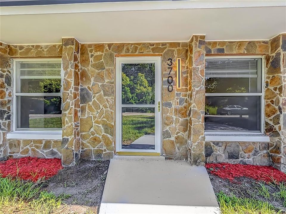 En Venta: $265,000 (4 camas, 2 baños, 1292 Pies cuadrados)