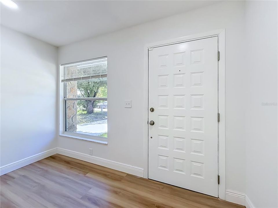 En Venta: $265,000 (4 camas, 2 baños, 1292 Pies cuadrados)