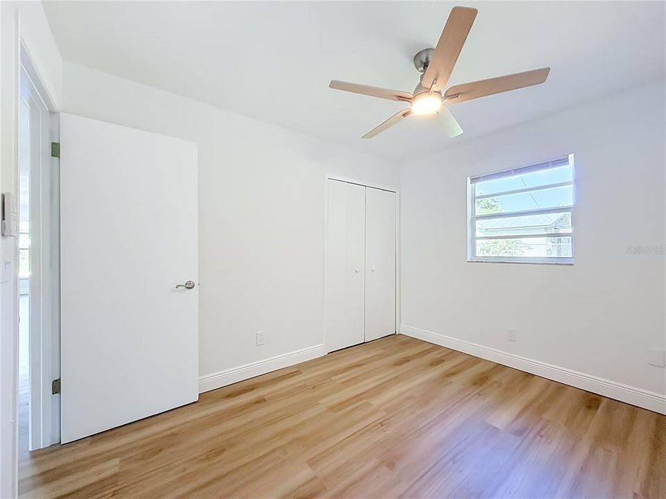 En Venta: $265,000 (4 camas, 2 baños, 1292 Pies cuadrados)