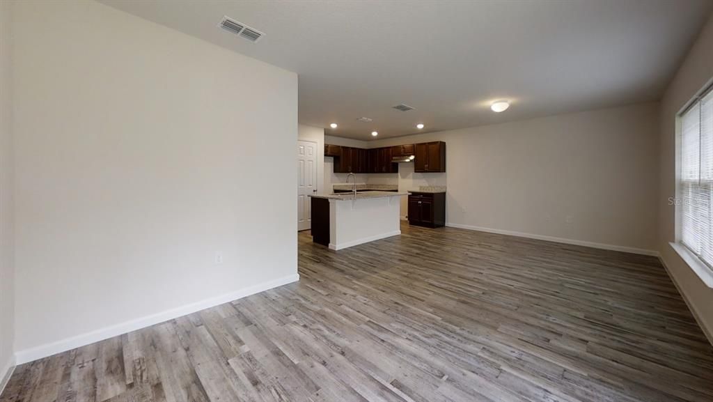 En Venta: $439,900 (4 camas, 4 baños, 1954 Pies cuadrados)