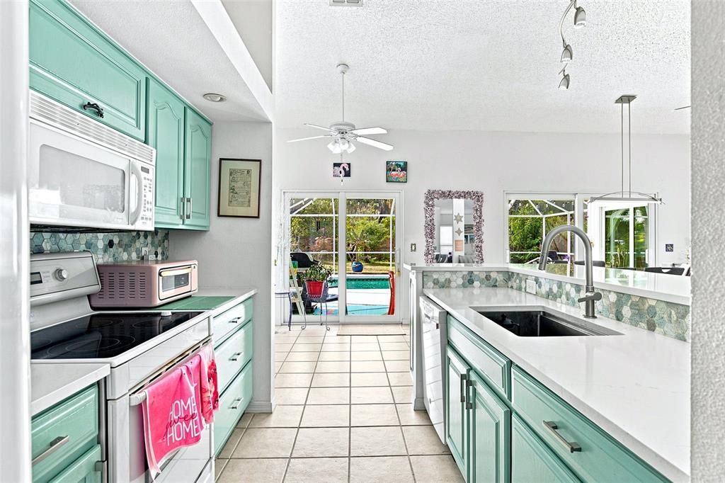 En Venta: $411,500 (3 camas, 2 baños, 1546 Pies cuadrados)