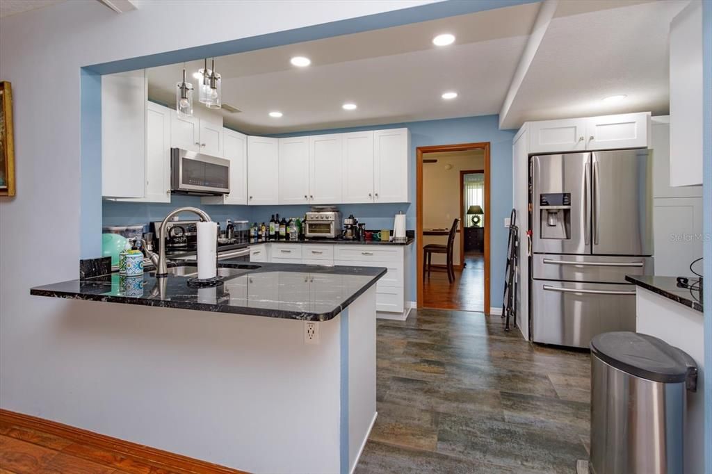 For Sale: $499,900 (4 beds, 2 baths, 1974 Square Feet)