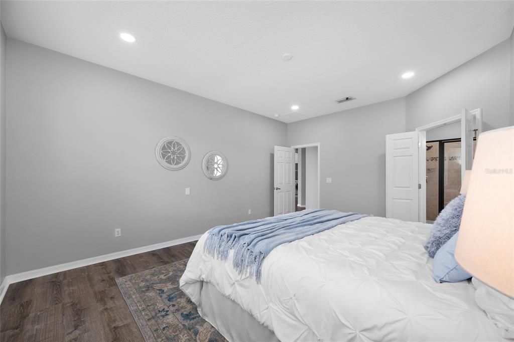 En Venta: $365,000 (4 camas, 3 baños, 2666 Pies cuadrados)