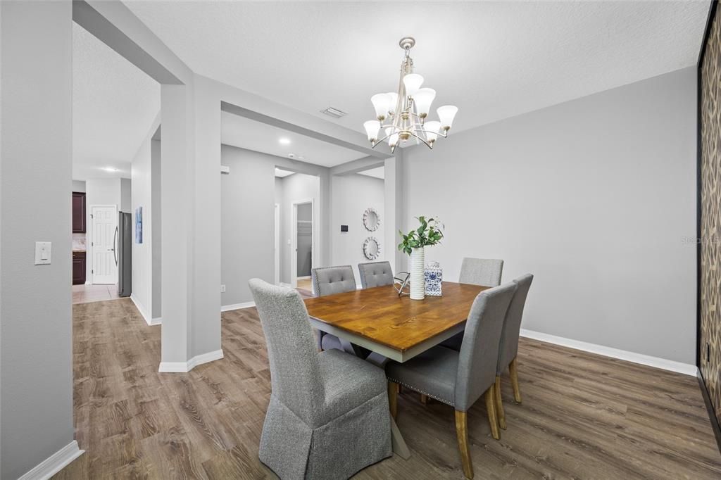 En Venta: $365,000 (4 camas, 3 baños, 2666 Pies cuadrados)