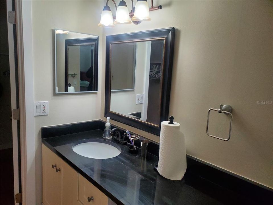 En Venta: $149,999 (2 camas, 2 baños, 956 Pies cuadrados)