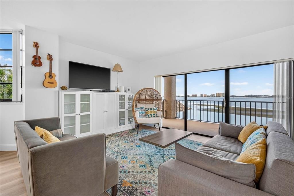 En Venta: $599,900 (2 camas, 2 baños, 1340 Pies cuadrados)