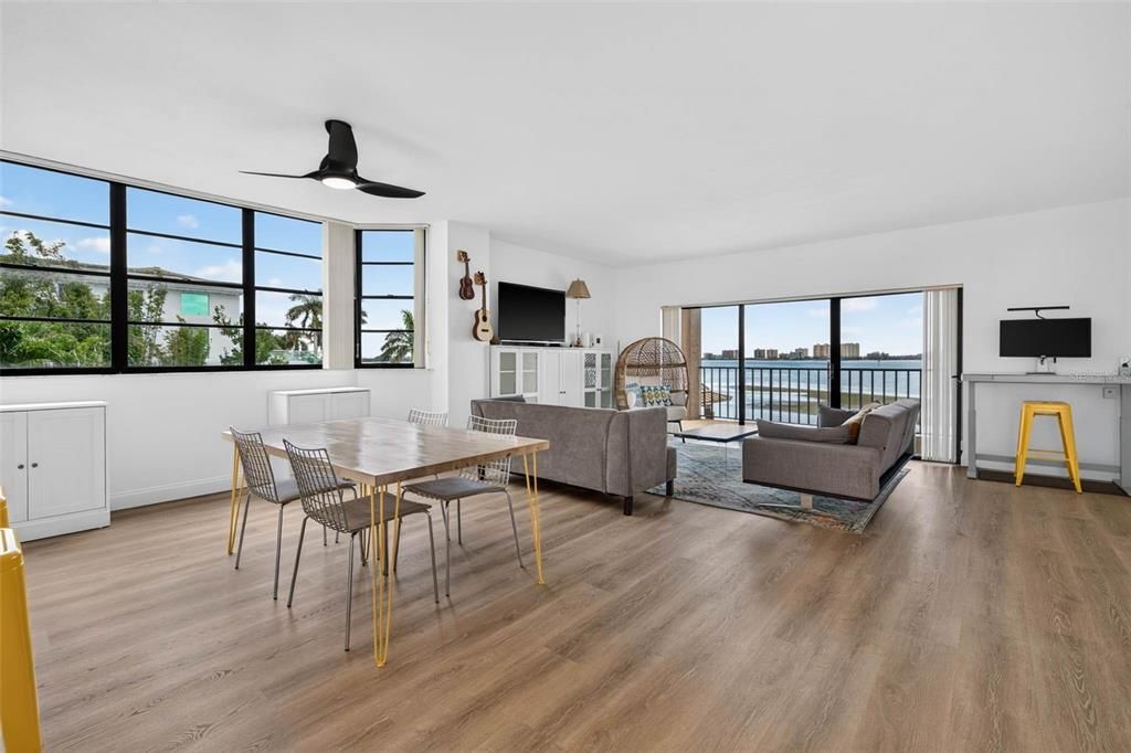 En Venta: $599,900 (2 camas, 2 baños, 1340 Pies cuadrados)