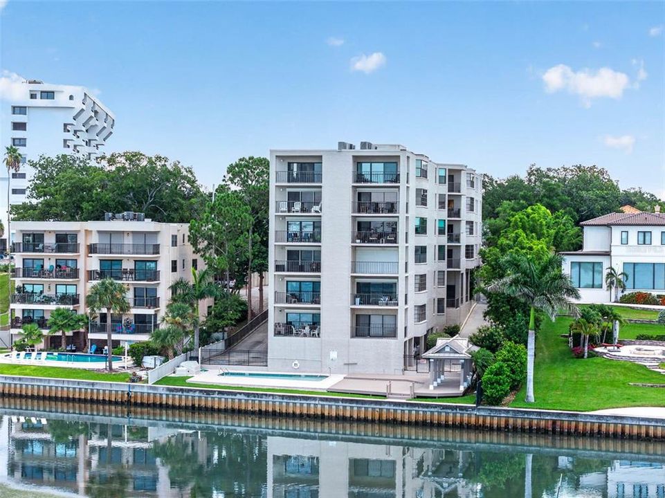 En Venta: $599,900 (2 camas, 2 baños, 1340 Pies cuadrados)